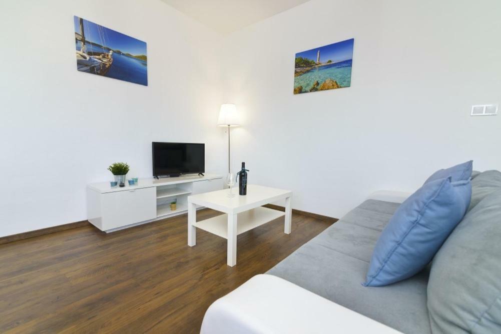 Apartment Dragana, Jezera, Island Murter Bagian luar foto