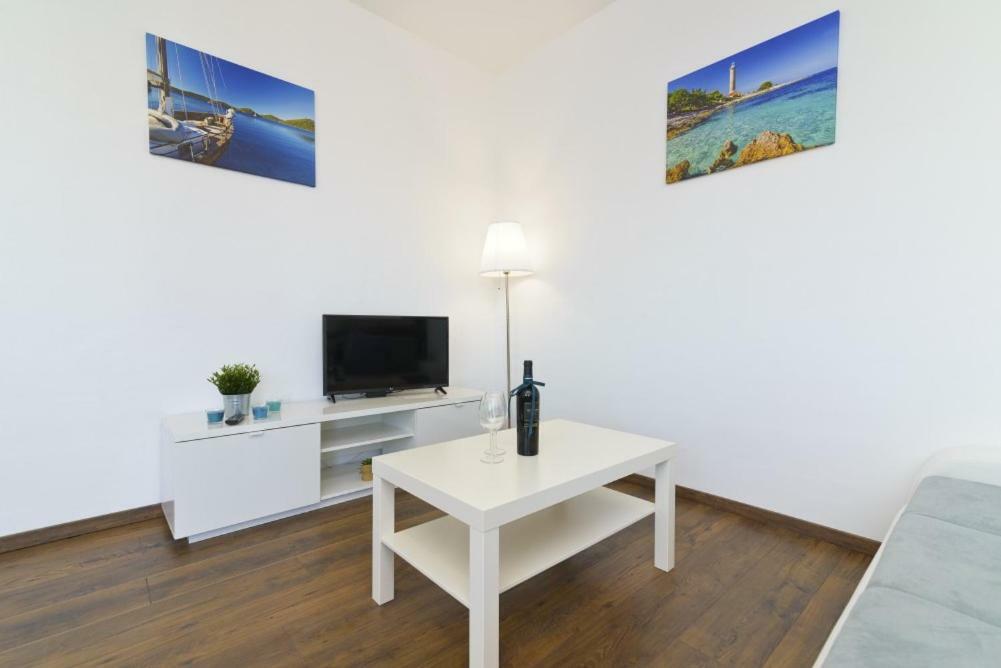 Apartment Dragana, Jezera, Island Murter Bagian luar foto